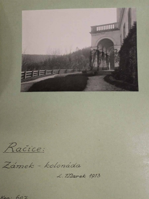 Zámek Račice - 1913 - kolonáda zámku
