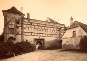 Zámek Račice - předzámčí a hájenka