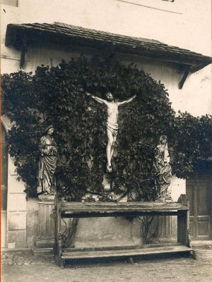 Zámek Račice - socha Ježíše na zámecké kapli