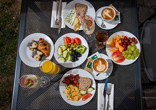 Chateau Račice - castle breakfast